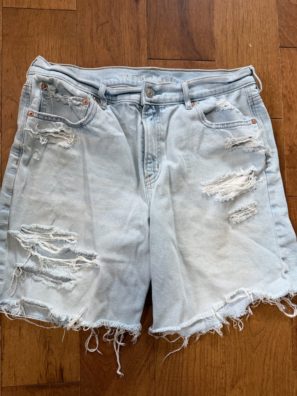 American Eagle Outfitters Light Blue Distressed Boyfriend Jeans
